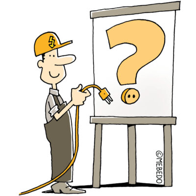 Mann vor Flipchart mit Fragezeichen